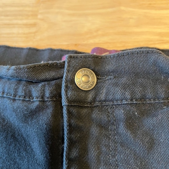 Gloria Vanderbilt Women’s Black Denim Jeans Distressed Raw Edge Size 16 - Picture 12 of 15
